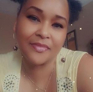 Meet your Posher, Debora